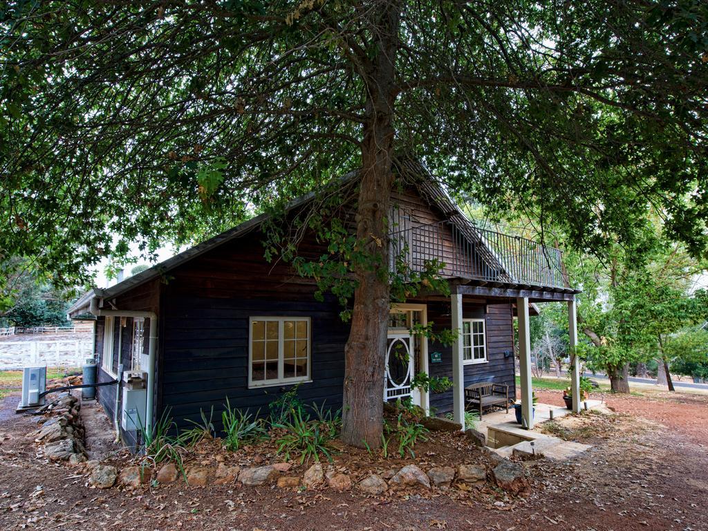 Вилла Oak Tree Barn Бриджтаун Номер фото